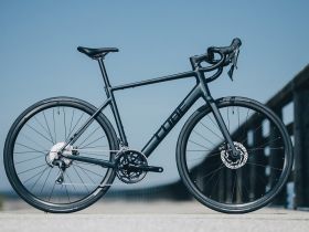 Шоссейный велосипед Cube Attain Race, год 2025, цвет Голубой, ростовка 19.5