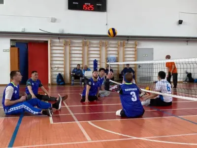 Ветераны СВО выступили на чемпионате по волейболу сидя