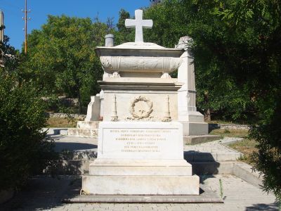 Братская могила офицеров и нижних чинов Волынского полка