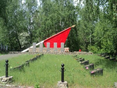 Обелиск воинам Советской армии, умершим в госпиталях г. Ирбита в годы Великой Отечественной войны 1941-1945 гг.