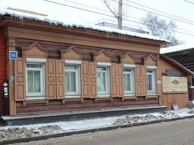 Здание, где в годы ВОВ размещался госпиталь № 3906 в/ч п/я 1384, 578. Общественный лазарет, амбулатория