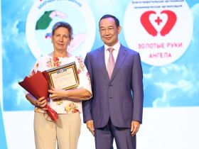 Глава Якутии поздравил с юбилеем Мирного и алмазодобывающей промышленности