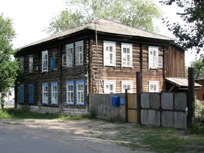 Здание, где в 1918 г. была подпольная явка большевиков и хранились оружие, медикаменты и боеприпасы для восставших