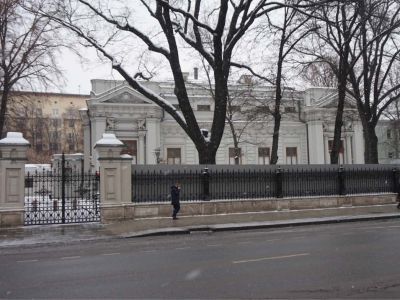 Ограда с воротами, 1887 г., архитектор Р.И. Клейн