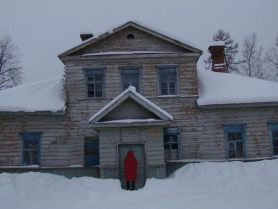 Дом жилой для учителей церковно-приходской школы, деревянный с мезонином