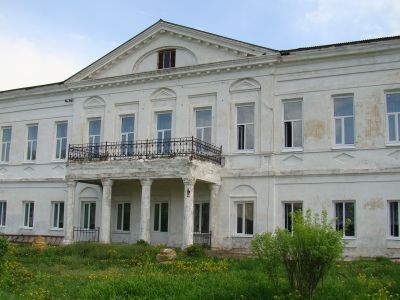 Главный дом барской усадьбы