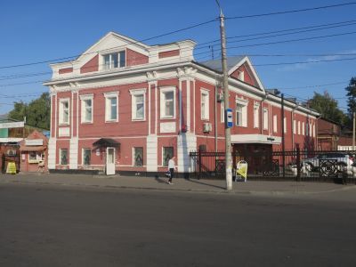 Приют детский Мариинский. Памятное место, где находился дом, в котором с 1753 жил и в 1766 г. умер изобретатель первого в мире парового двигателя Ползунов Иван Иванович