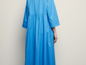 Платье А-силуэта с воротником-стойкой