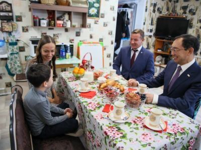 Айсен Николаев рассказал о встречах с членами семей якутских военнослужащих