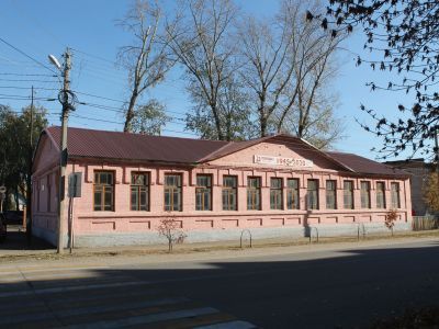 Здание, в котором учился Герой Советского Союза Б.Т. Калинкин