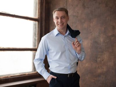 Билеты на Певец у микрофона. Песни Владимира Высоцкого (Воронежский концертный зал) / Концерт | Афиша | ИнфоТаймс