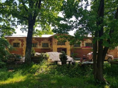 Каменное здание телятника