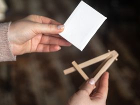 Мини-мольберт Малевичъ с холстом 6х8 см