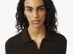 Плиссированное платье Lacoste с воротником-поло