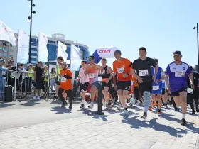 Около 700 якутян вышли на старт благотворительного забега ONCORUN-2026