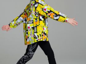 Куртка текстильная с полиуретановым покрытием для девочек (ветровка)