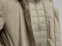 Пуховое полупальто с капюшоном и воротником-стойко