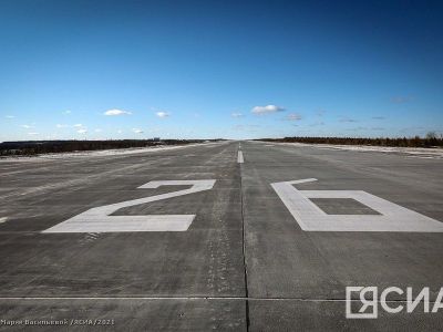 В Якутии самолет вернулся в аэропорт вылета из-за невозможности убрать шасси