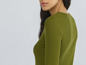 Приталенный лонгслив на пуговицах, Зеленый