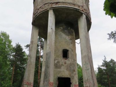 Водонапорная башня с лестницей