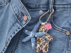 Шорты с брелоком для маленькой девочки