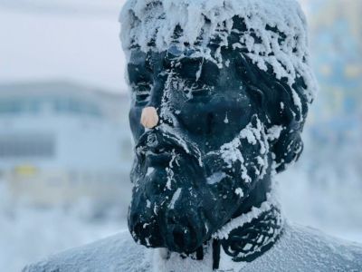 В Якутске вандалы отпилили нос памятнику первопроходцу Дежневу