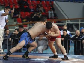 Стартовал чемпионат Якутии по хапсагаю с участием сильнейших спортсменов