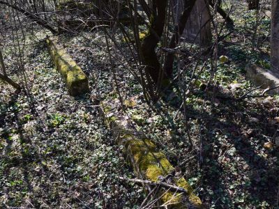 Надгробие-саркофаг