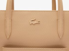 Классическая сумка Lacoste CHANTACO