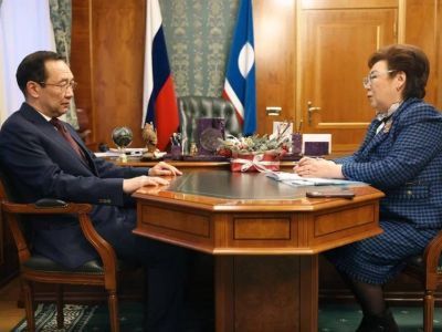 Айсен Николаев и Феодосия Габышева обсудили цели и задачи по развитию родных языков