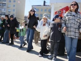 На площади Победы в Якутске станцевали «Осуохай Победы»