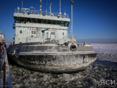 Возобновлена работа паромной переправы через реку Лену
