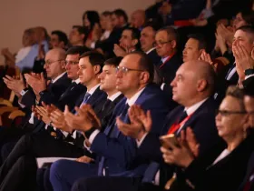 Айсен Николаев принял участие в форуме «Хозактив АЛРОСА»