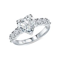Серебряное кольцо с фианитами
