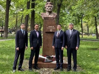 В Кыргызстане почтили память Максима Аммосова