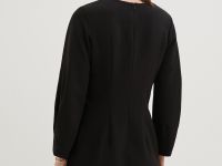 Платье с широкими рукавами