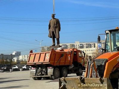 В Якутске демонтированный памятник Петровскому отреставрируют и установят на новом месте в 2024 году