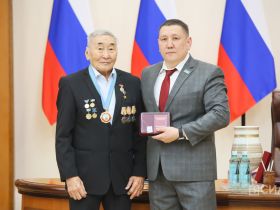 В Якутии отметили 80-летие Героя Труда России Михаила Готовцева