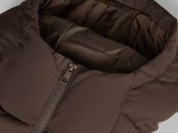 Утепленное пальто с капюшоном