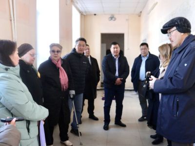 Депутаты Якутской гордумы проверили ход ремонта школы № 9 и строительство коррекционной школы