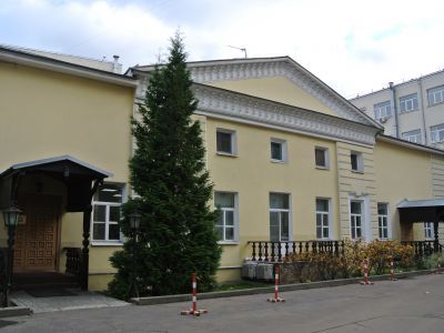 Дом, в котором в разные годы XVIII-XIX вв. жили  деятели русской культуры Щербатов Михаил Михайлович, Даль Владимир Иванович,  Мельников-Печерский Павел Иванович и декабрист Завалишин Дмитрий Иринархович