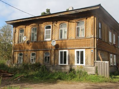 Жилой дом, двухэтажный, деревянный