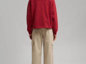 Толстовка свободного кроя из футера