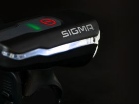Sigma Фонарь Sigma Aura 60, цвет Черный