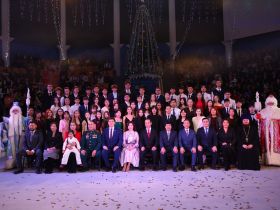 Лучших школьников чествовали на Ёлке главы Якутии