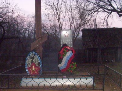 Братская могила воинов Советской Армии, погибших в марте 1944 года в боях с немецко-фашистскими захватчиками