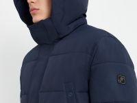 Утепленное полупальто с накладными карманами и капюшоном