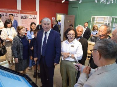 Александр Жирков поздравил Нюрбинский музей дружбы народов с 50-летием