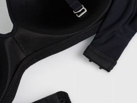 Бюстгальтер с формованными чашками, Черный