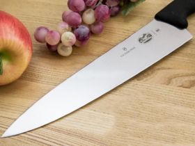 Поварской кухонный шеф-нож Victorinox Cutlery 25 см, сталь X55CrMo14, рукоять полипропилен, черный